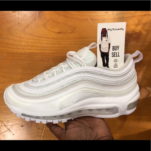 Nike Shoes - Nike Airmax